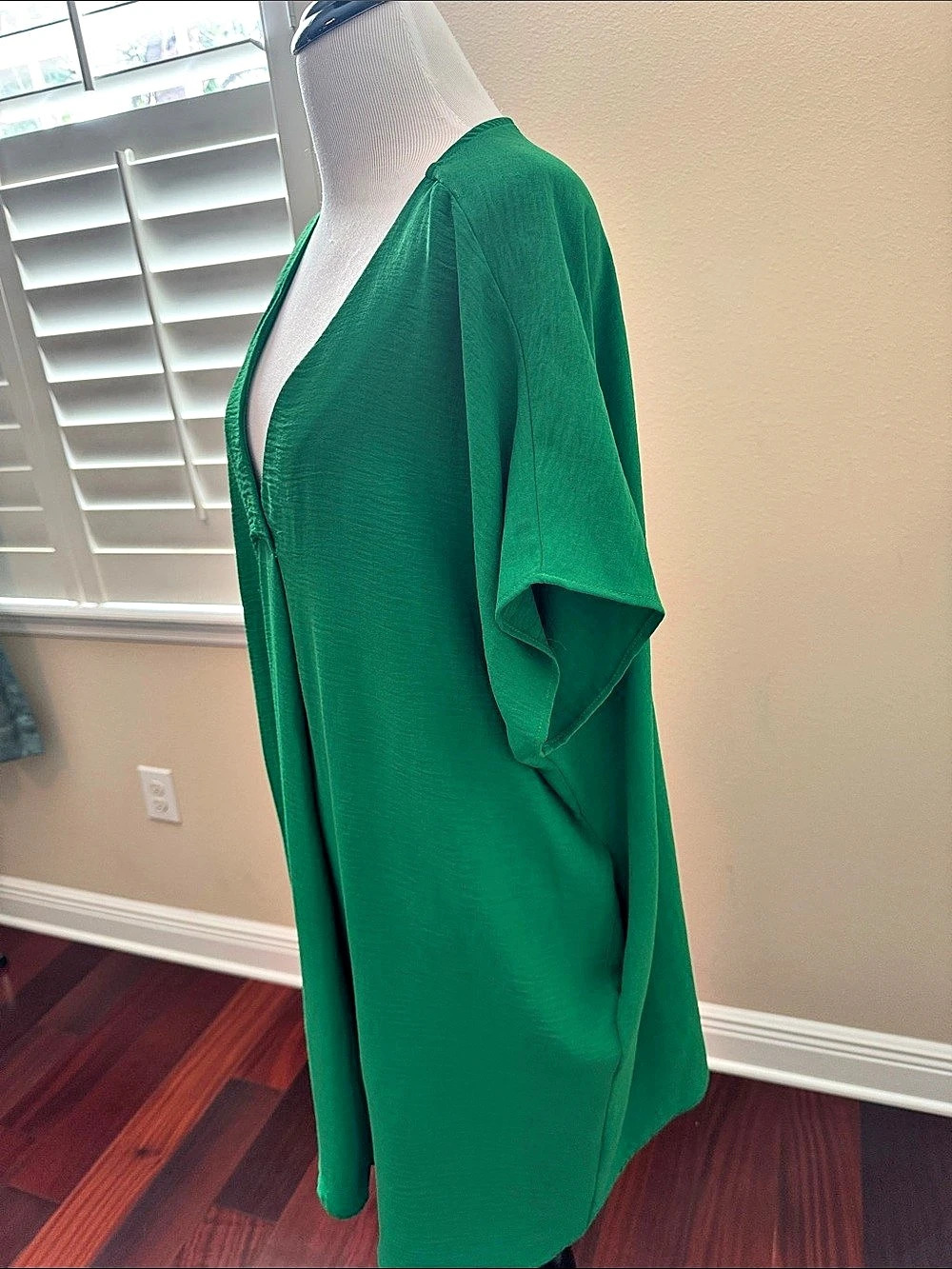 Green V-Neck Tunic - Picture 3 of 6